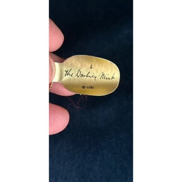 Christmas Decorations The Danbury Mint Santa in Greenland & Santa in England 3 3 - Picture 7 of 8